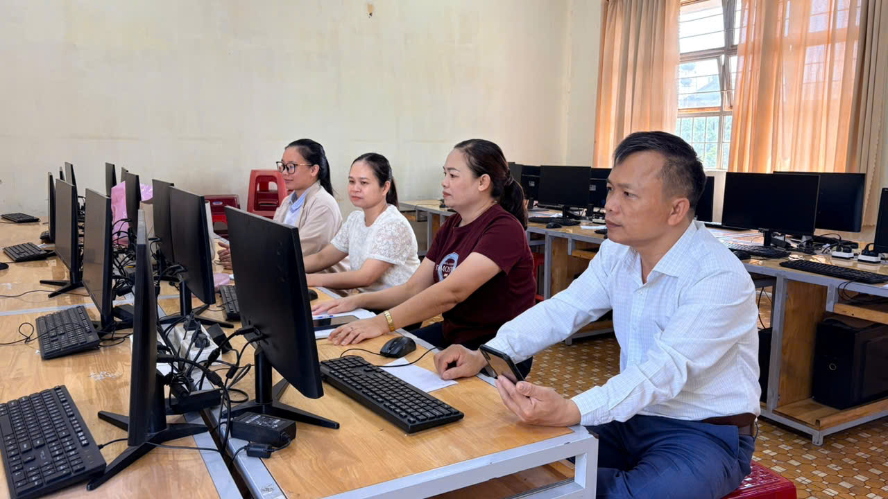 TRƯỜNG THCS TÂN THÀNH THAM GIA TẬP HUẤN CÔNG TÁC TUYỂN SINH LỚP 10 NĂM HỌC 2026–2027
